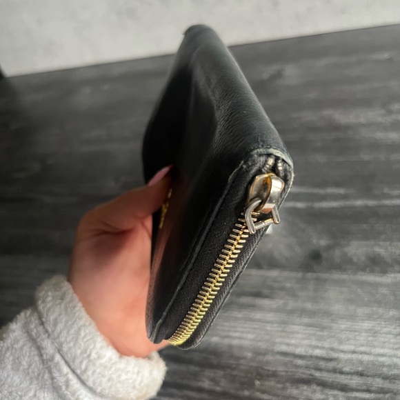 Prada saffiano black leather continental wallet GUC with dustbag - Picture 3 of 8